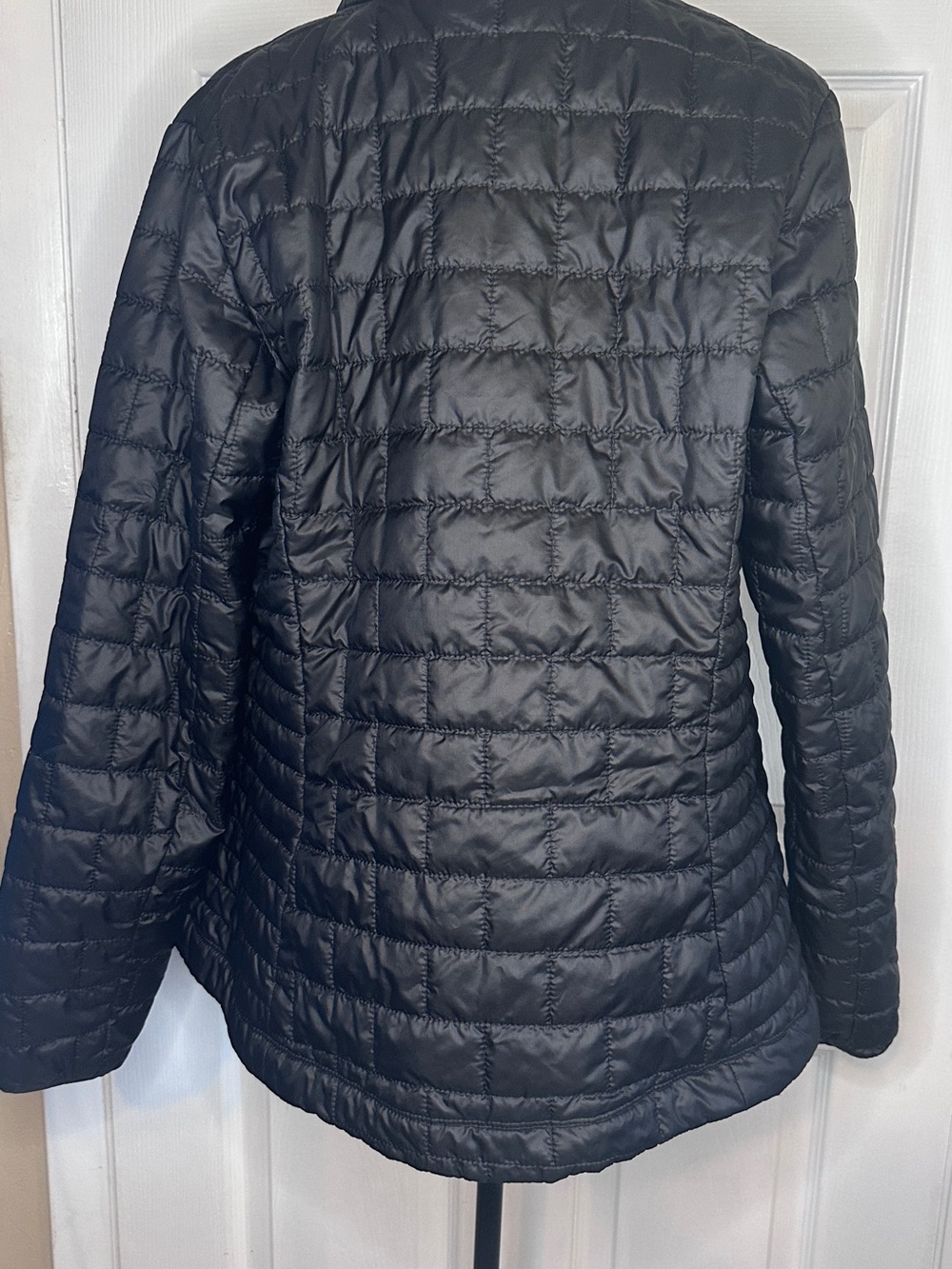 Patagonia Women's Black Quilted Puffer Jacket with Vail logo on sleeve. - Picture 2 of 5
